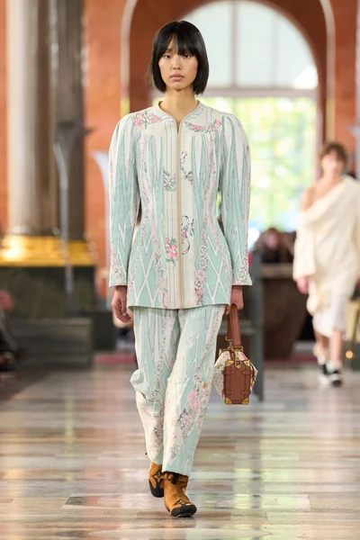 Look 21